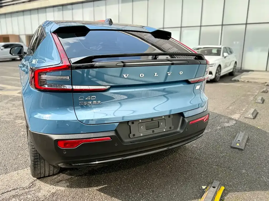 Volvo C40 — фото 10