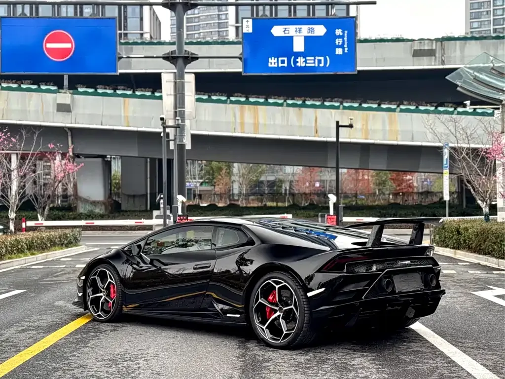 Lamborghini Huracan — фото 8