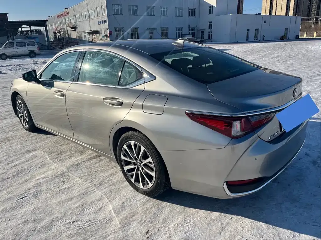 Lexus ES — фото 4