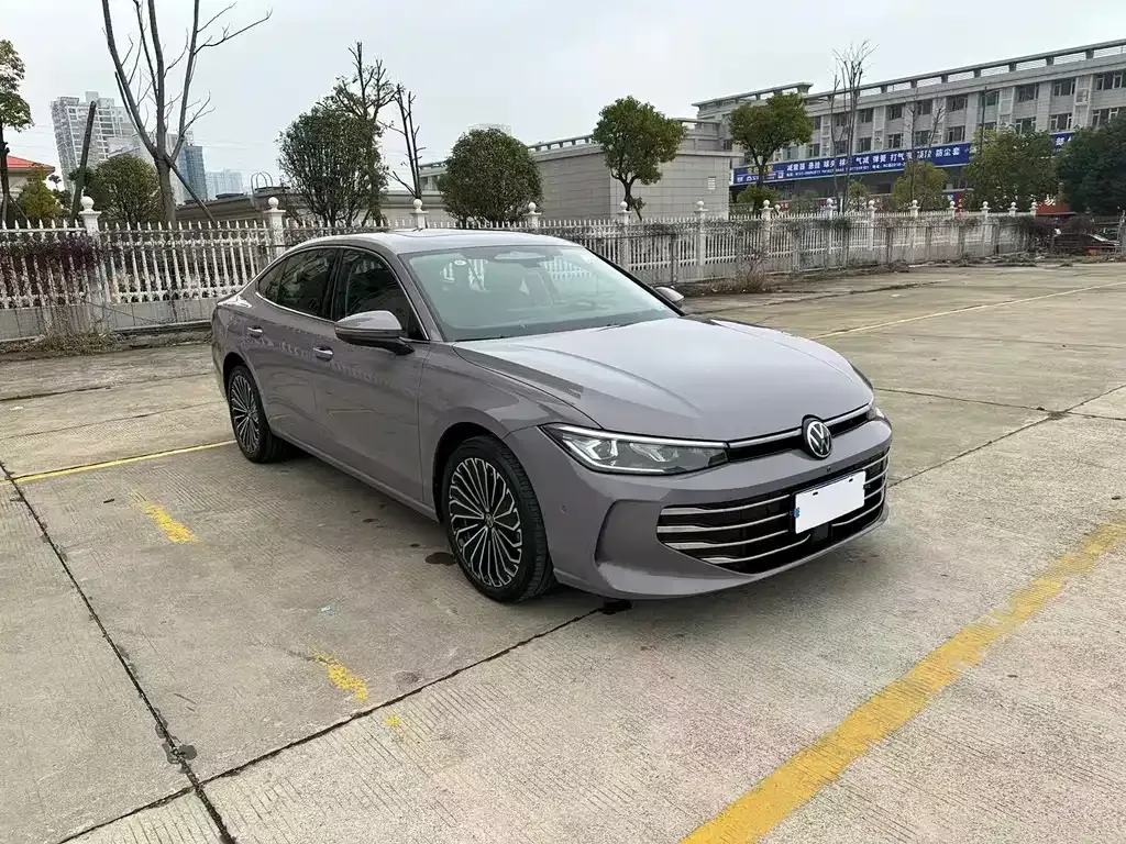 Volkswagen Passat — фото 1
