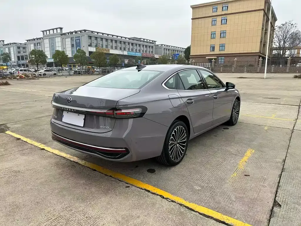 Volkswagen Passat — фото 9
