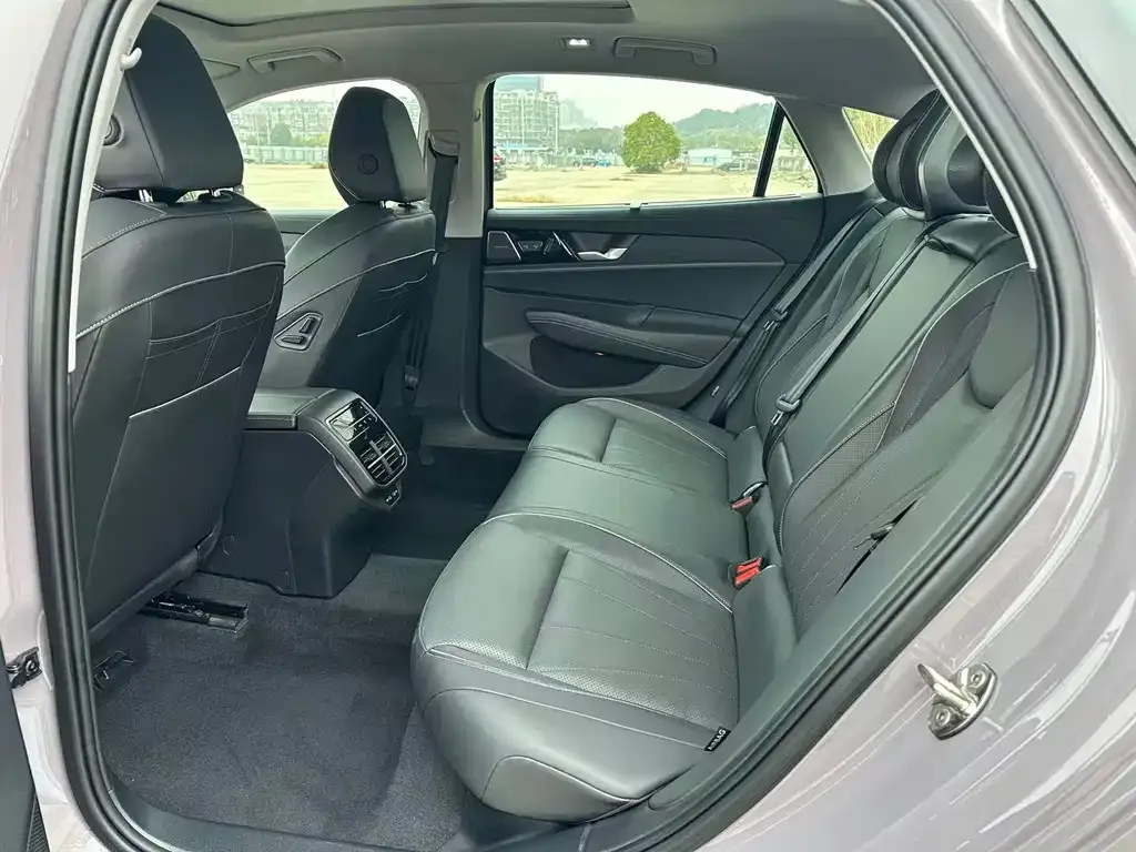 Volkswagen Passat — фото 4