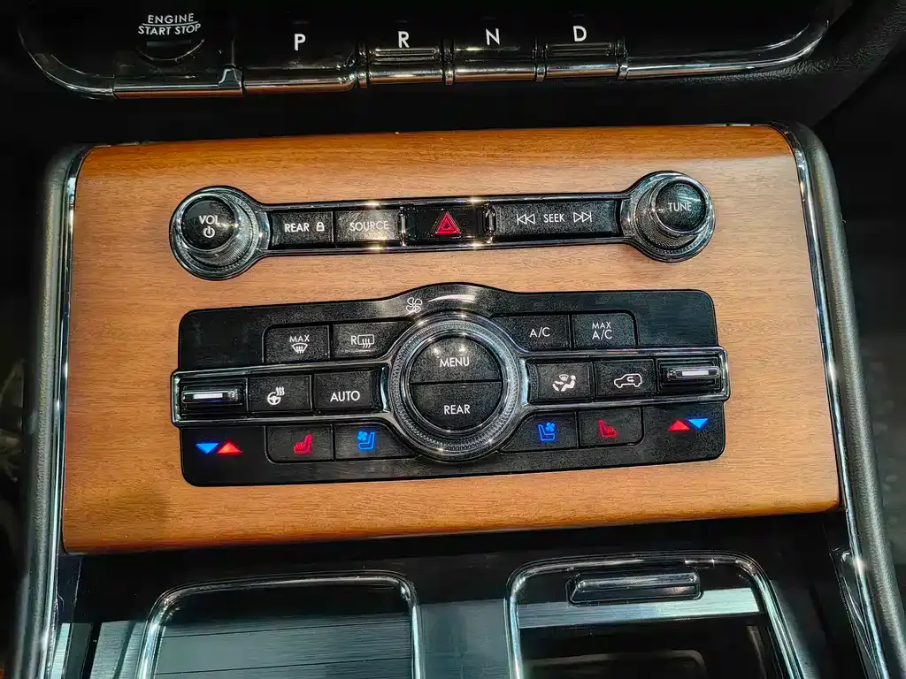Lincoln Aviator — фото 10