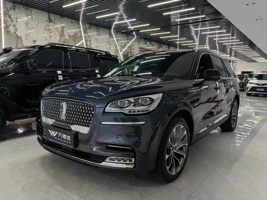 Lincoln Aviator — фото 8