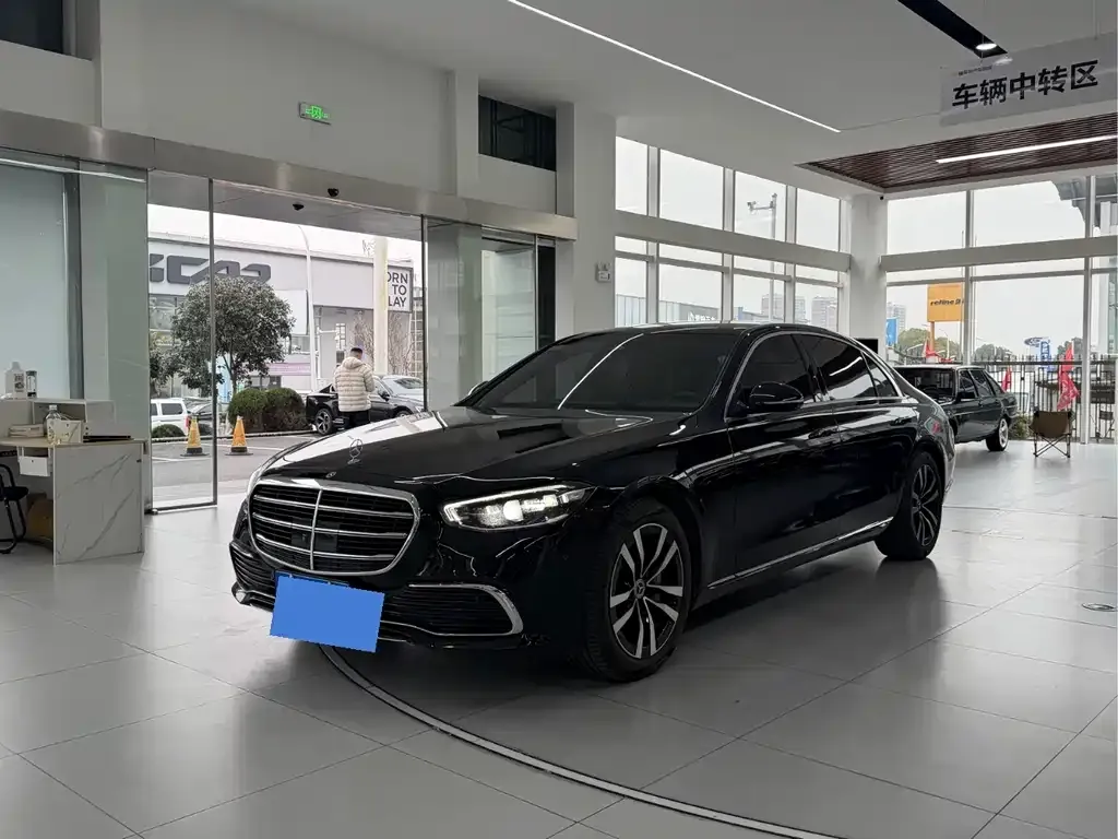 Mercedes-Benz S-Class — фото 1