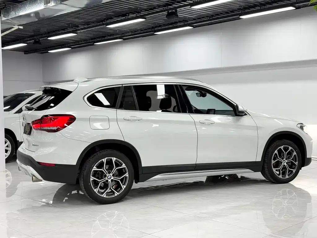 BMW X1 — фото 9