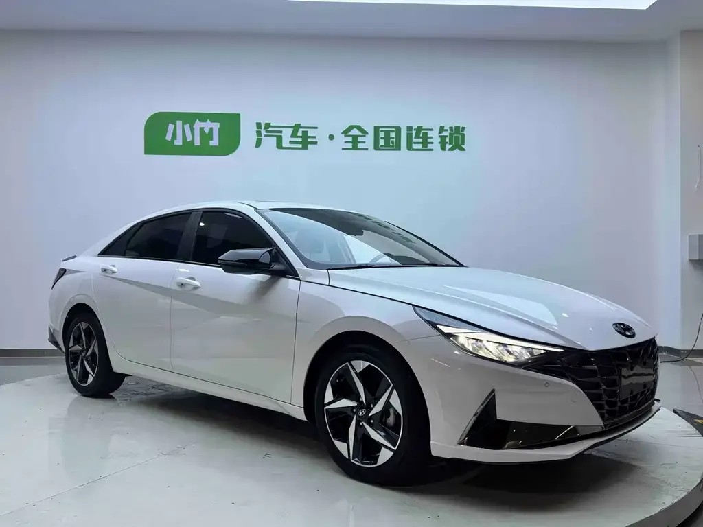 Hyundai Elantra — фото 8