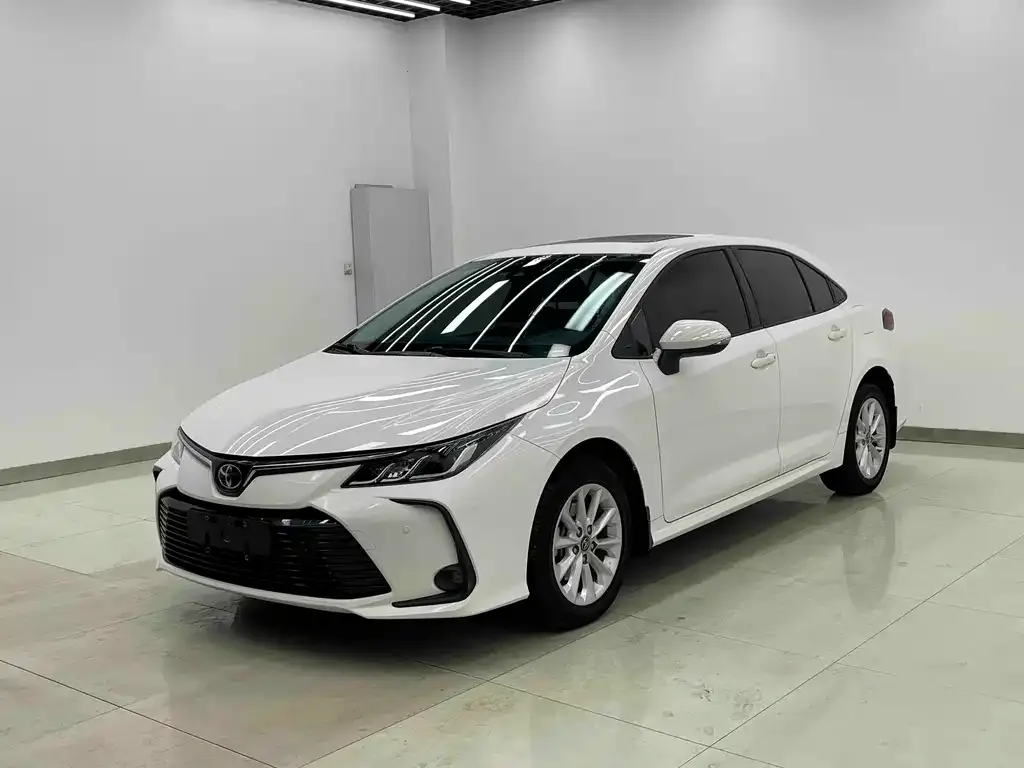 Toyota Corolla — фото 1