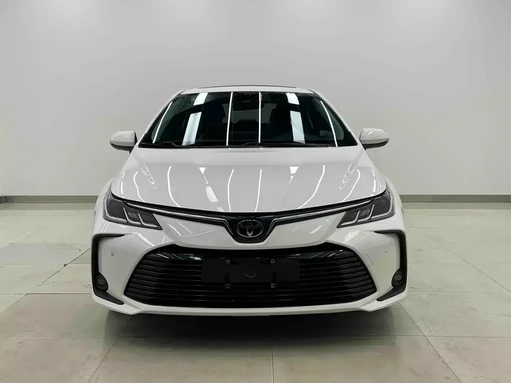 Toyota Corolla — фото 5