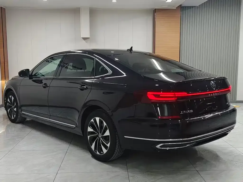 Volkswagen Passat — фото 6