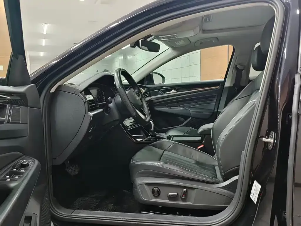 Volkswagen Passat — фото 8