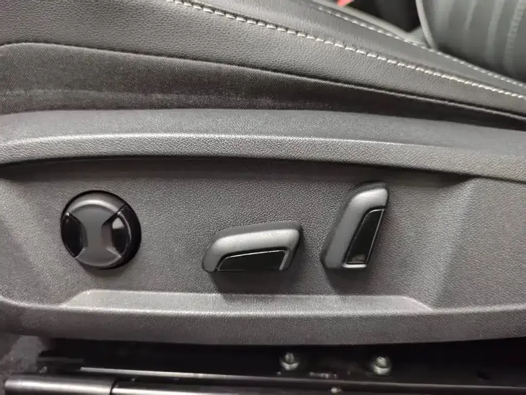 Volkswagen Passat — фото 10