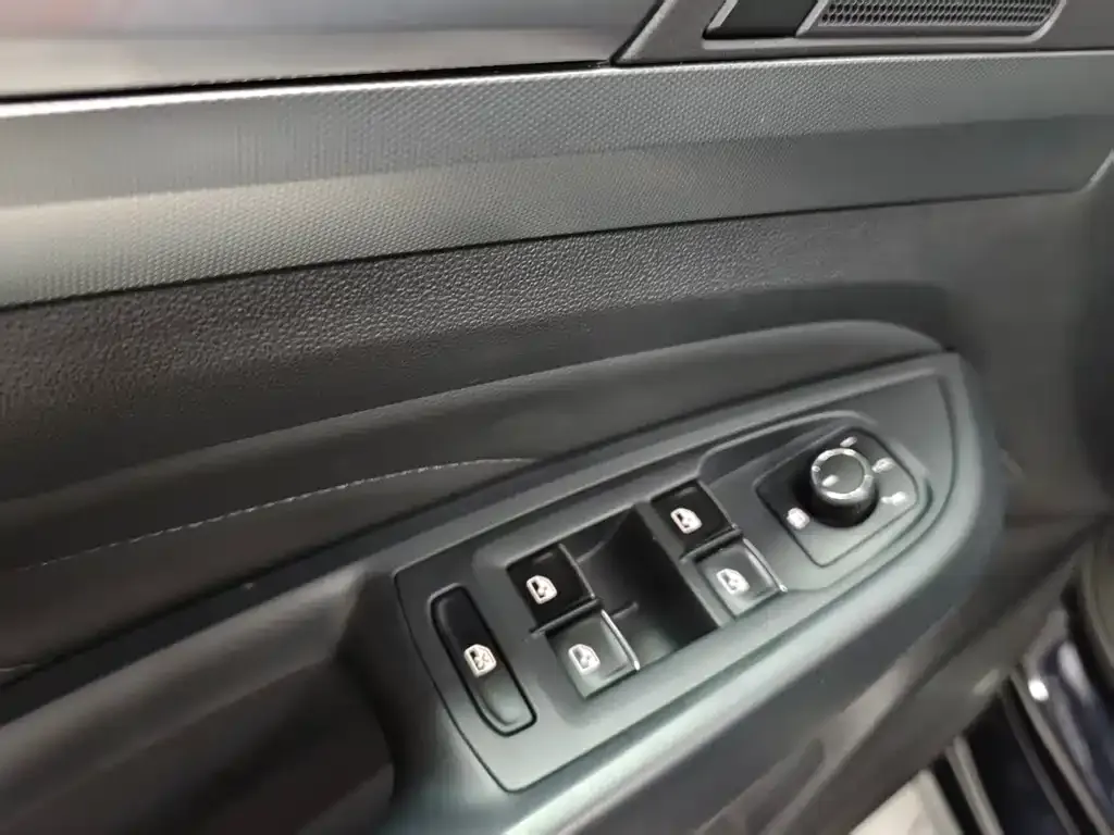 Volkswagen Passat — фото 9