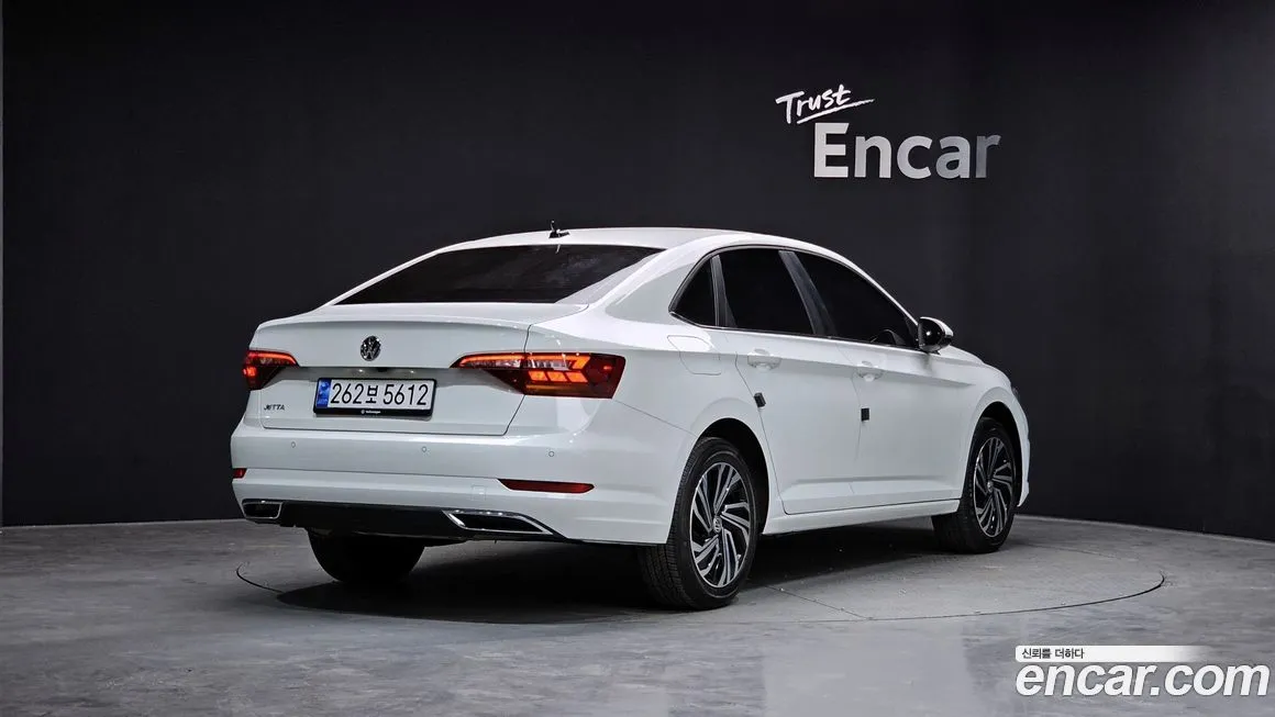 Volkswagen Jetta — фото 4