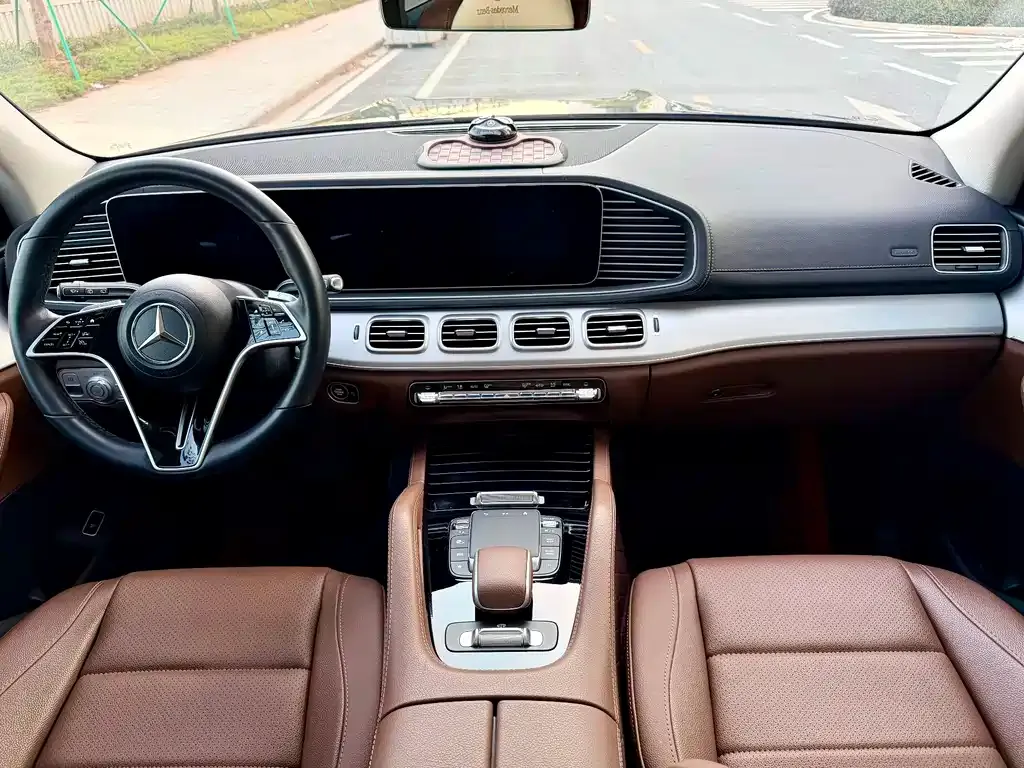 Mercedes-Benz GLS — фото 4