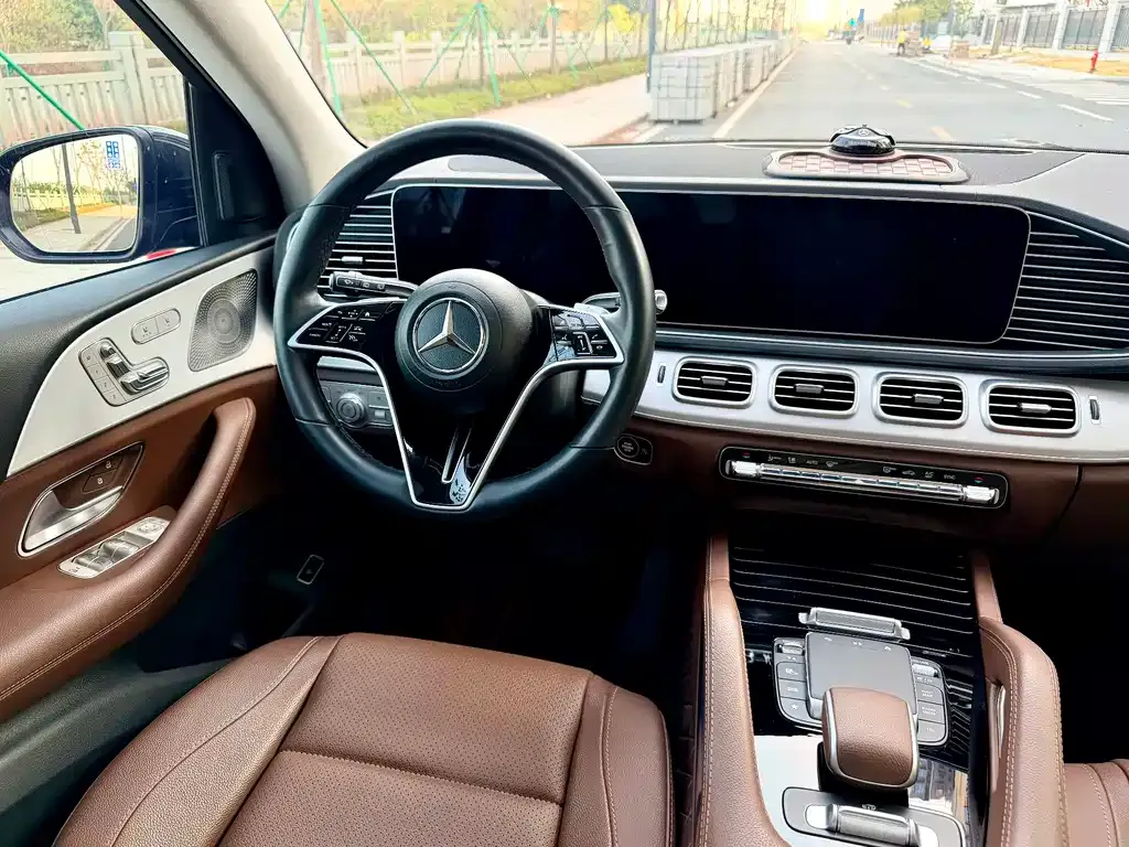 Mercedes-Benz GLS — фото 2