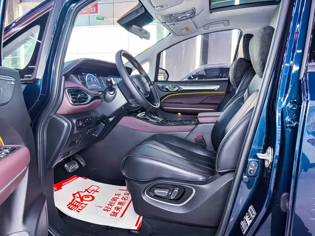 GAC Motor Trumpchi M6 — фото 6