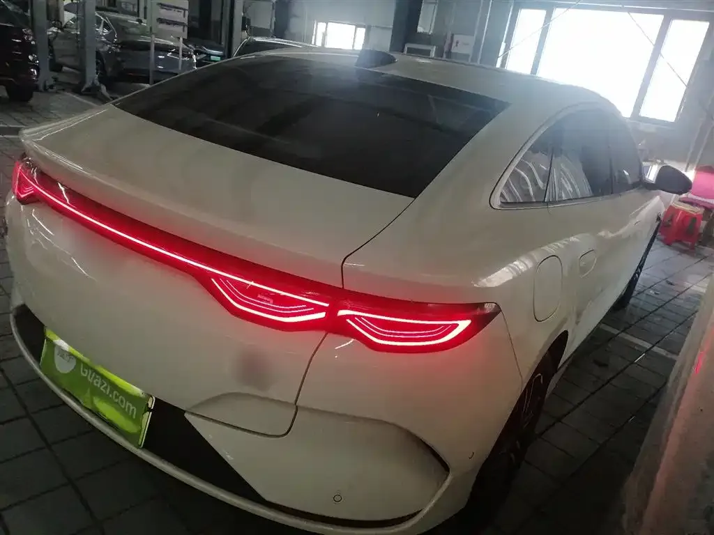 BYD Qin L — фото 8