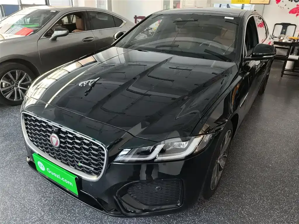 Jaguar XFL — фото 1