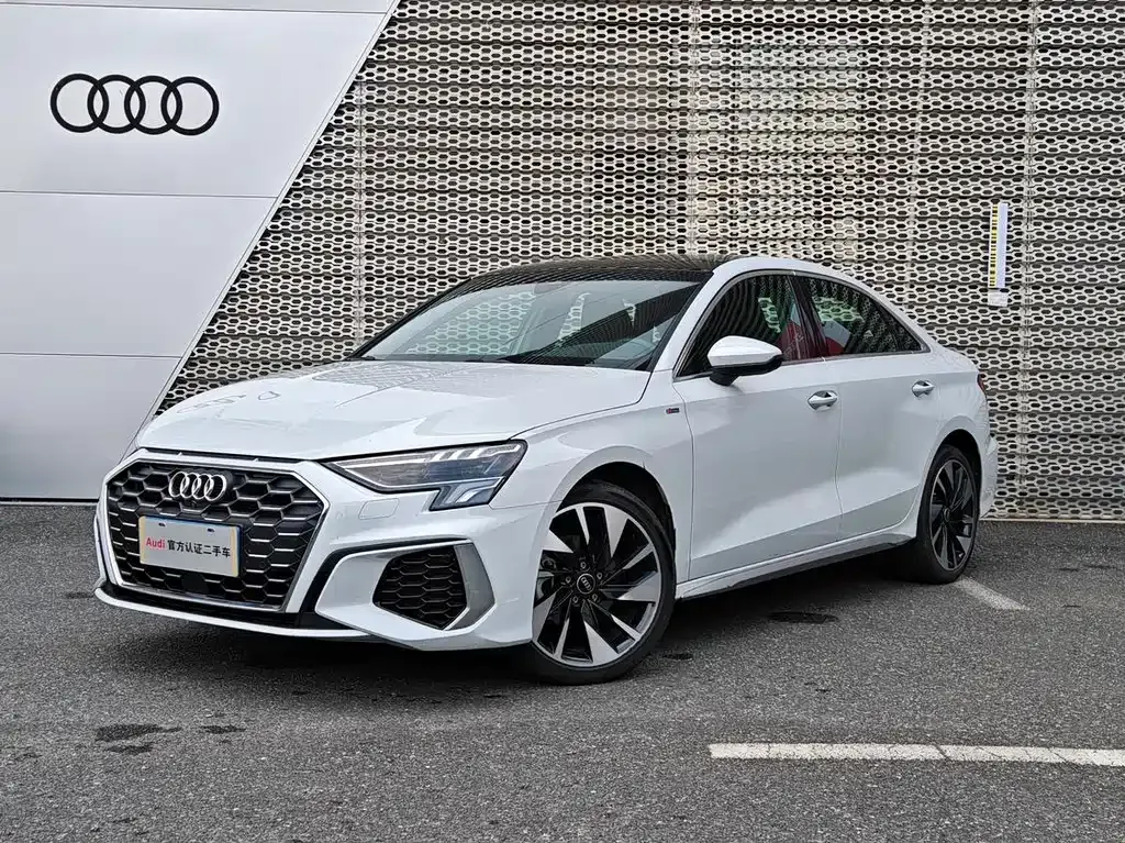 Audi A3 — фото 1