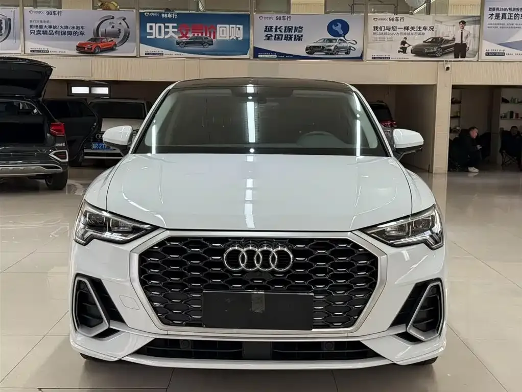 Audi Q3 Sportback — фото 10