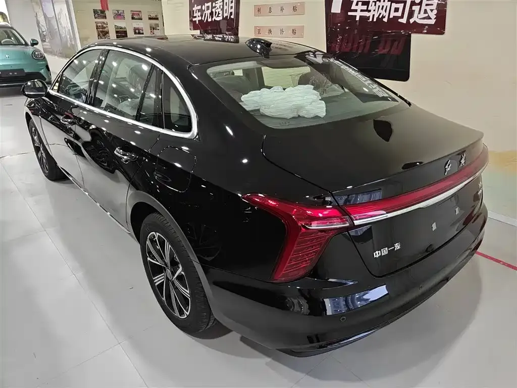 Hongqi H5 PHEV — фото 9