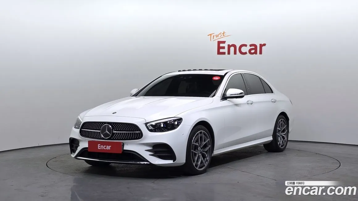Mercedes-Benz E-Class — фото 1