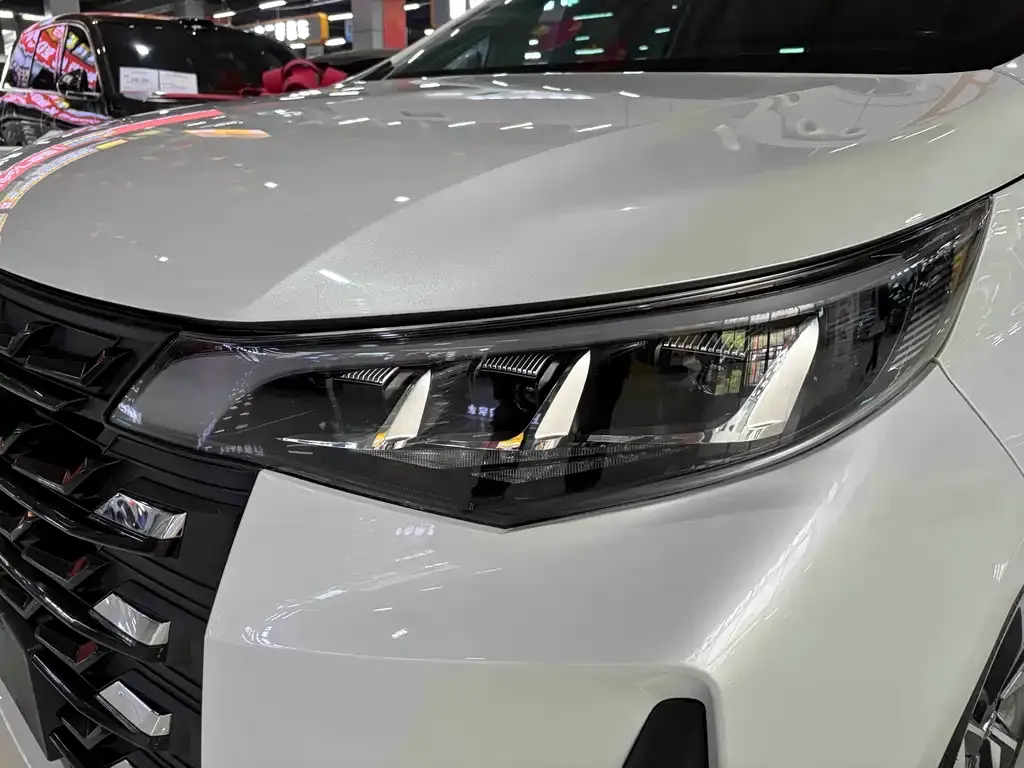 GAC Motor Trumpchi M6 — фото 7
