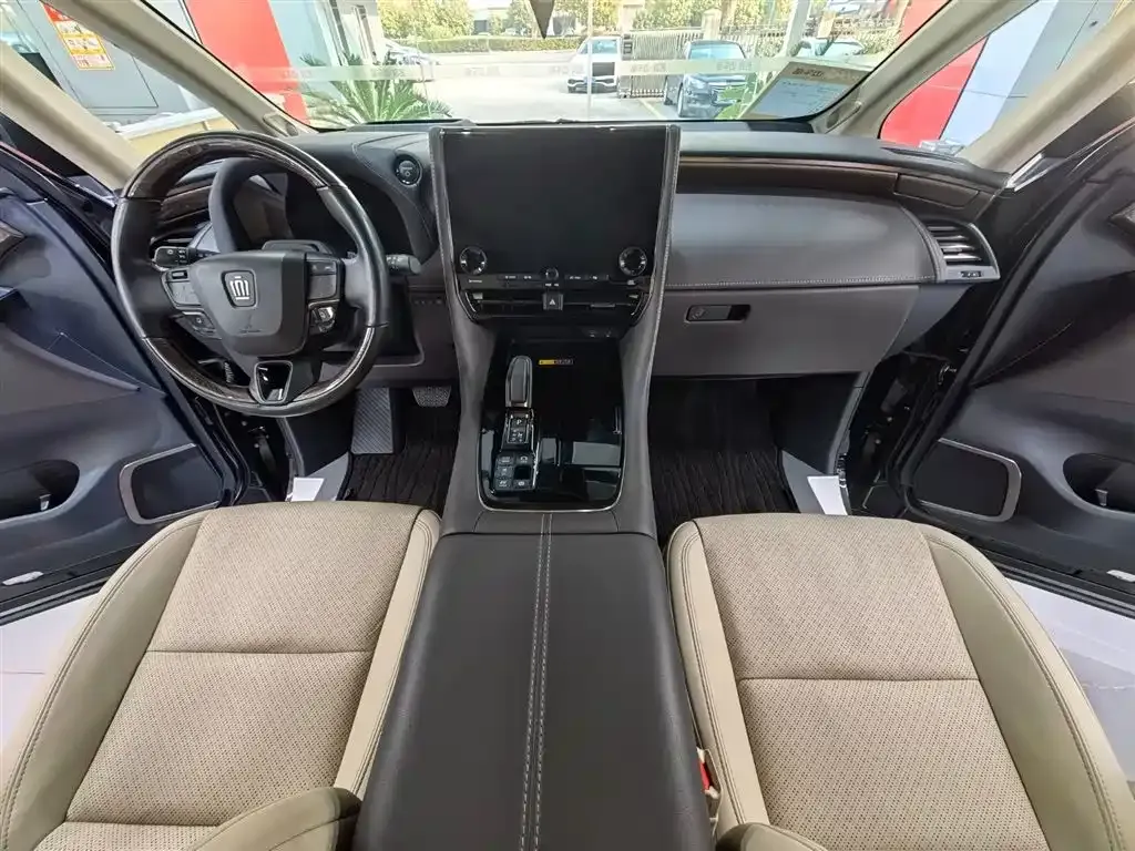 Toyota Vellfire — фото 8