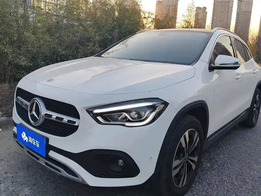 Mercedes-Benz GLA — фото 1