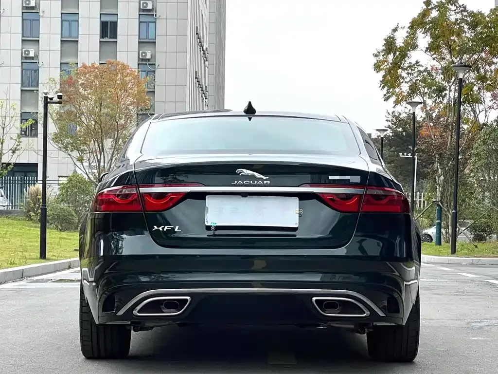 Jaguar XFL — фото 10