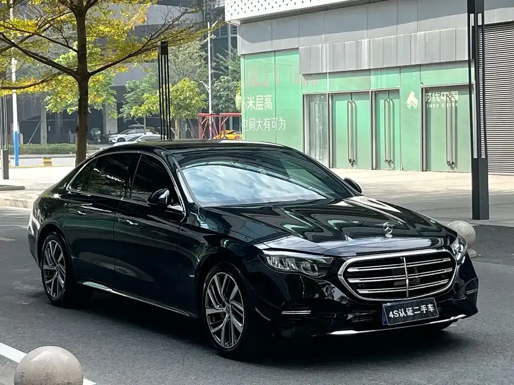 Mercedes-Benz E-Class — фото 6