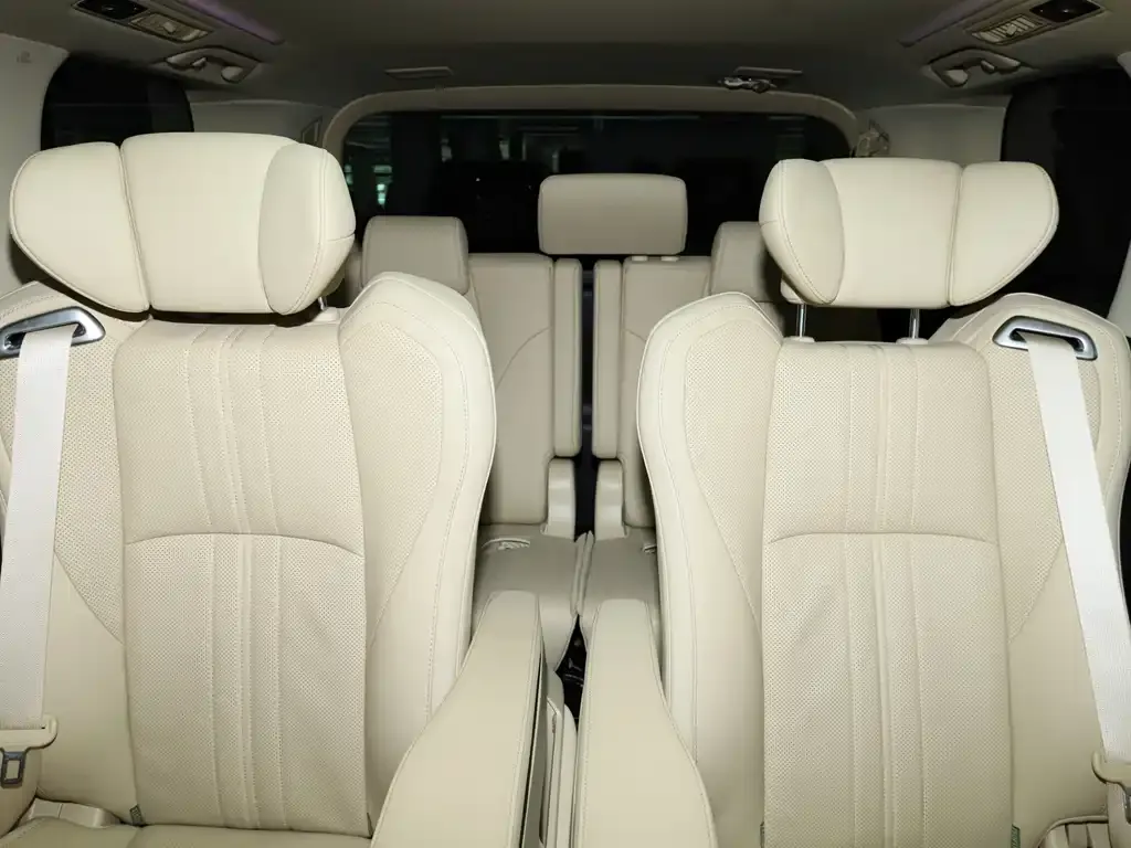 Toyota Vellfire — фото 1