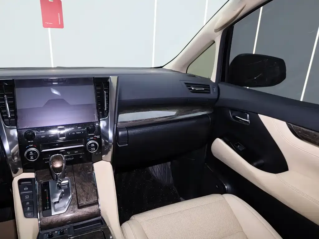 Toyota Vellfire — фото 7
