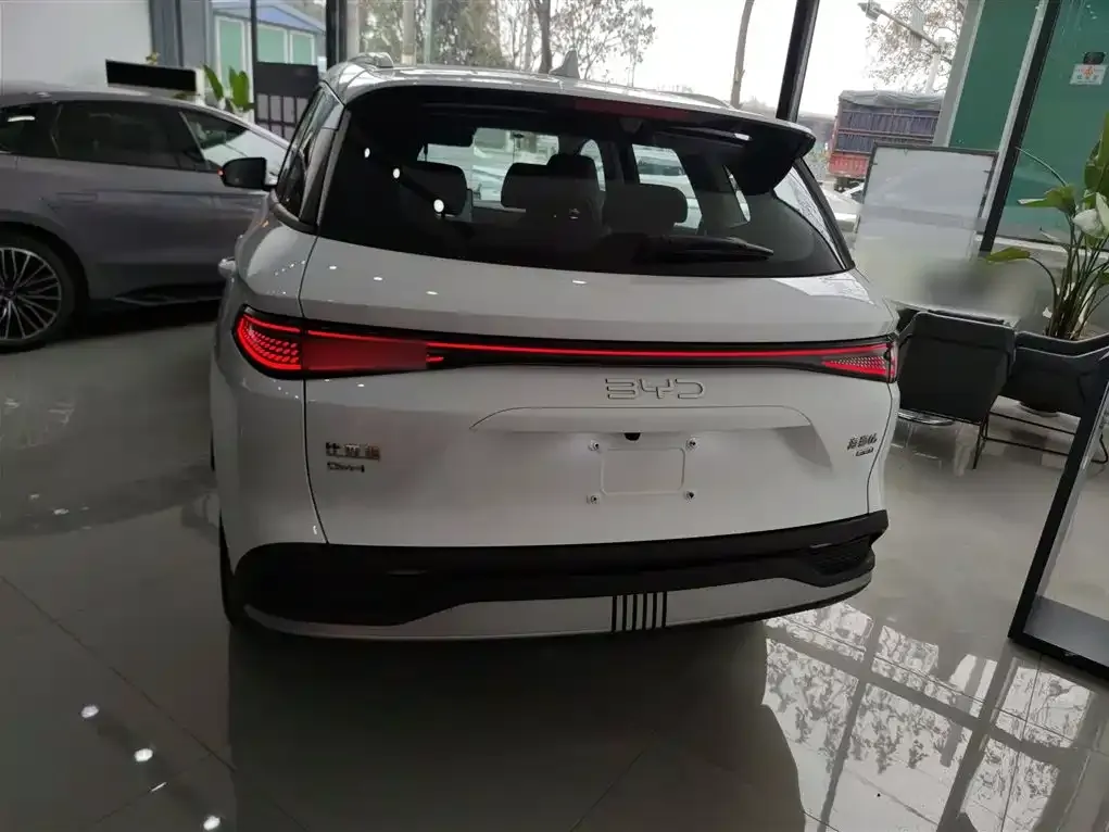 BYD Seal 05 DM-i — фото 8