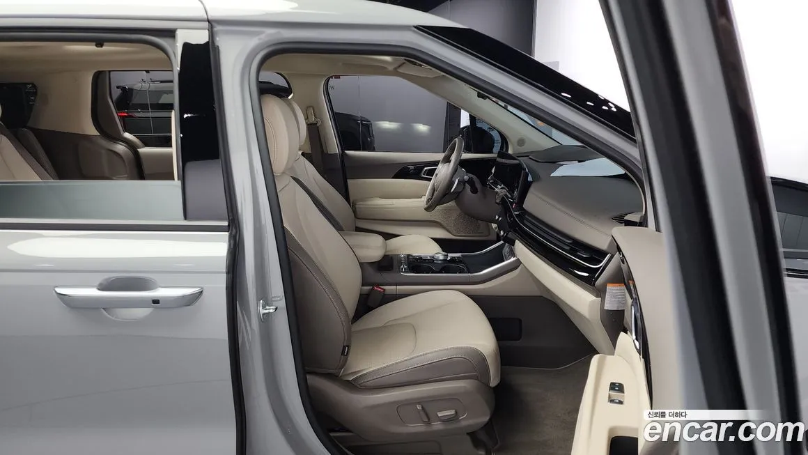 Kia Carnival — фото 10