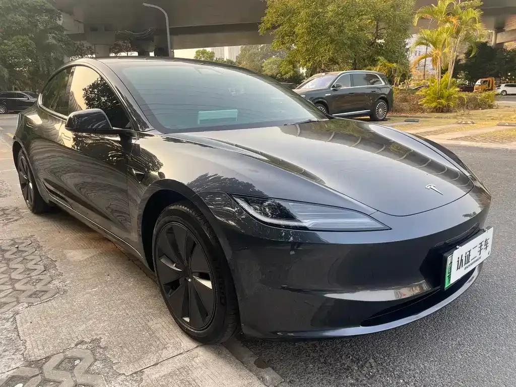 Tesla Model 3 — фото 9