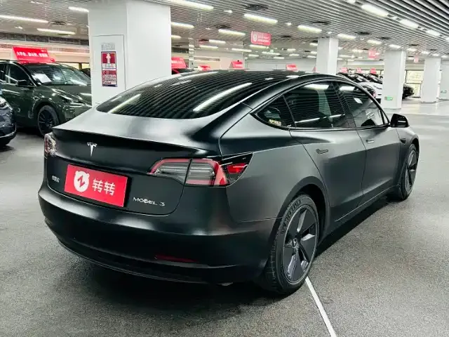 Tesla Model 3 — фото 4