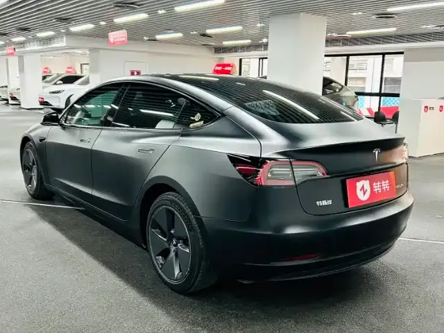 Tesla Model 3 — фото 3