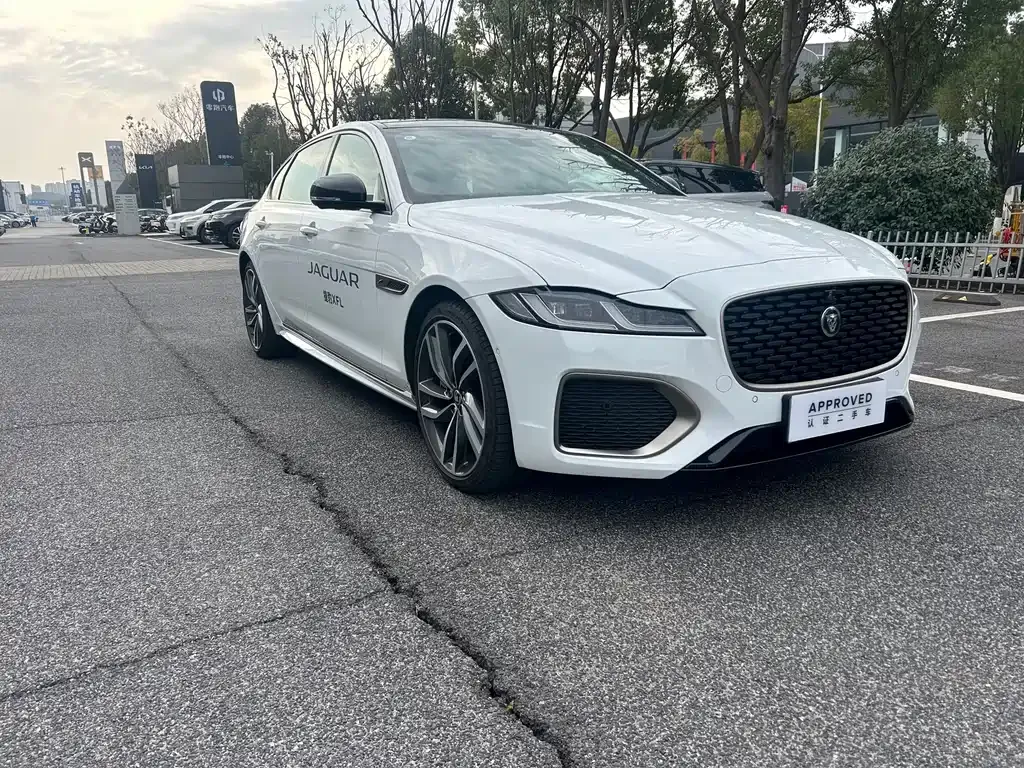 Jaguar XFL — фото 2