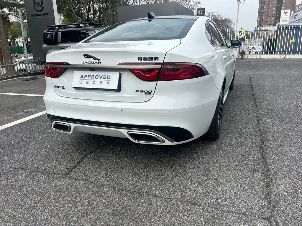 Jaguar XFL — фото 10