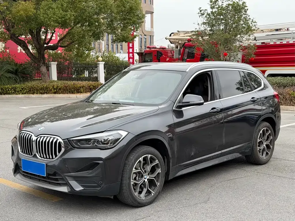 BMW X1 — фото 1