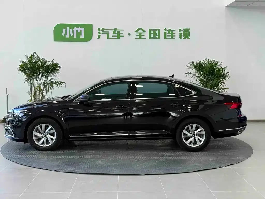 Volkswagen Passat — фото 10