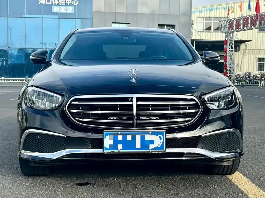 Mercedes-Benz E-Class — фото 5