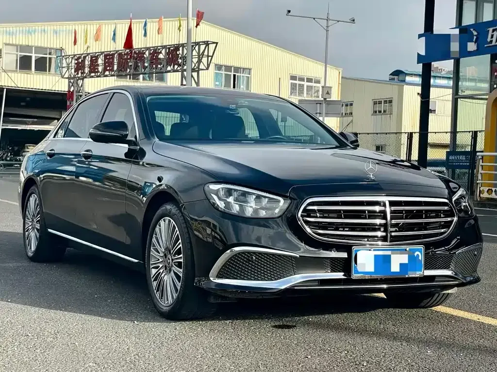 Mercedes-Benz E-Class — фото 6