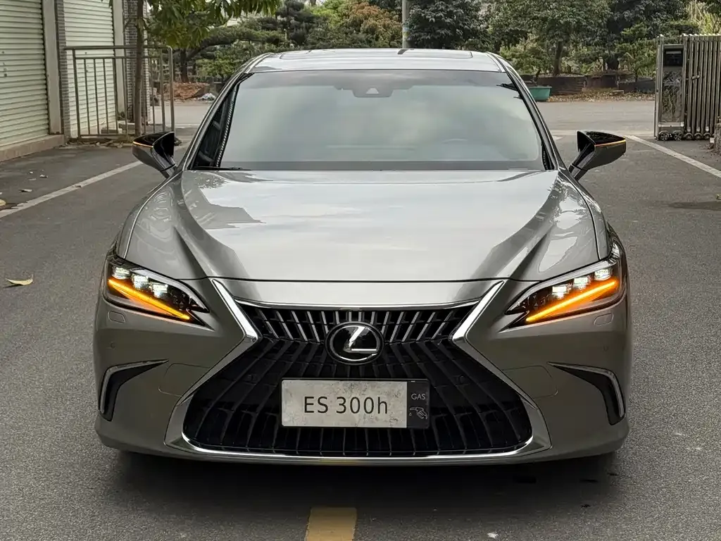 Lexus ES — фото 2