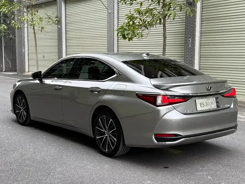 Lexus ES — фото 6