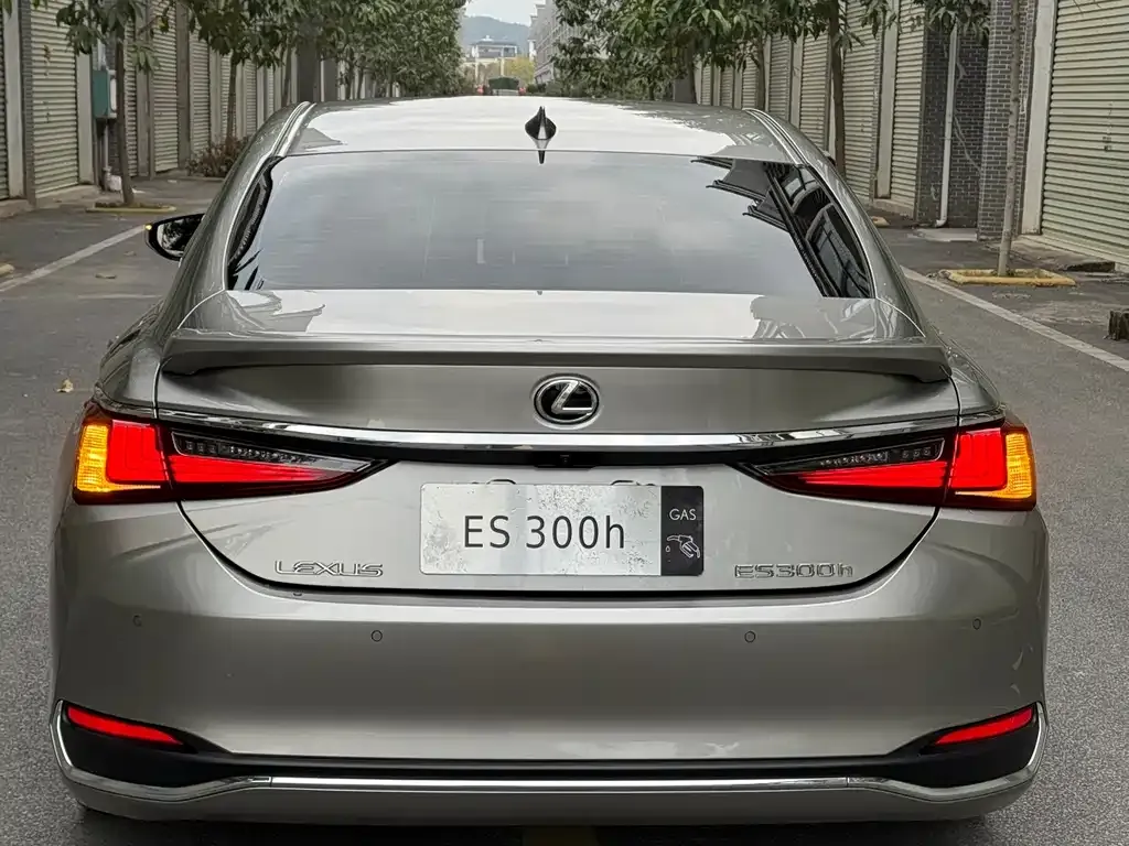 Lexus ES — фото 5