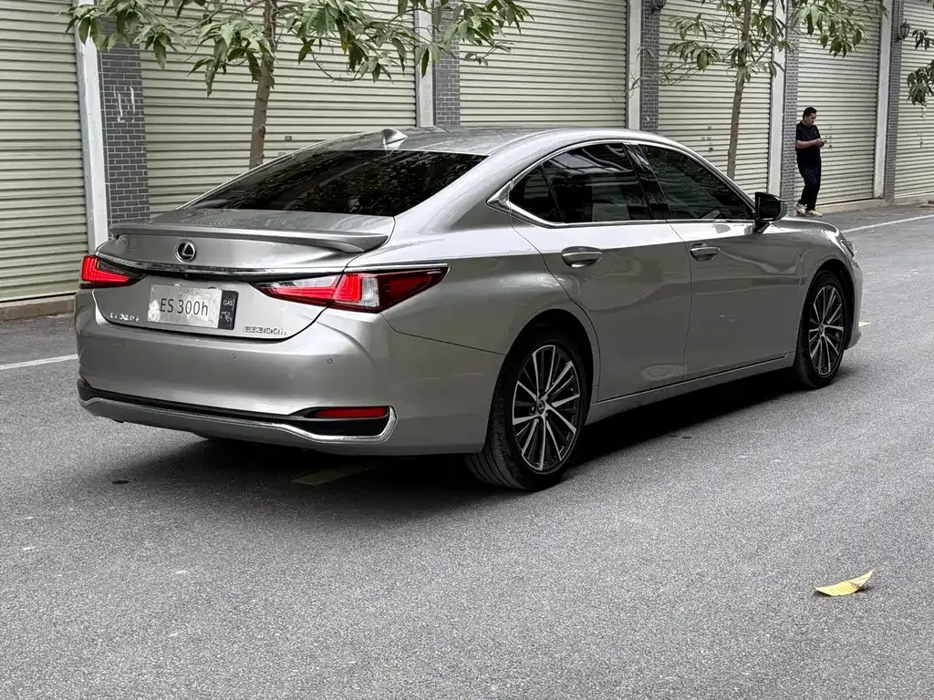 Lexus ES — фото 7
