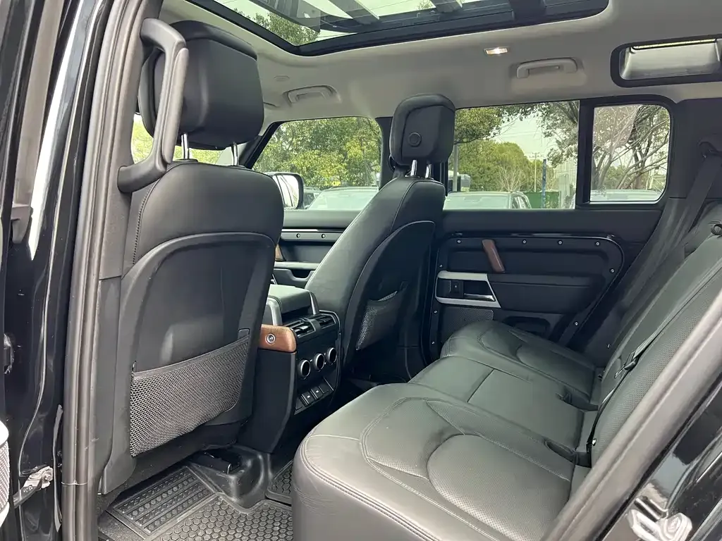Land Rover Defender — фото 6